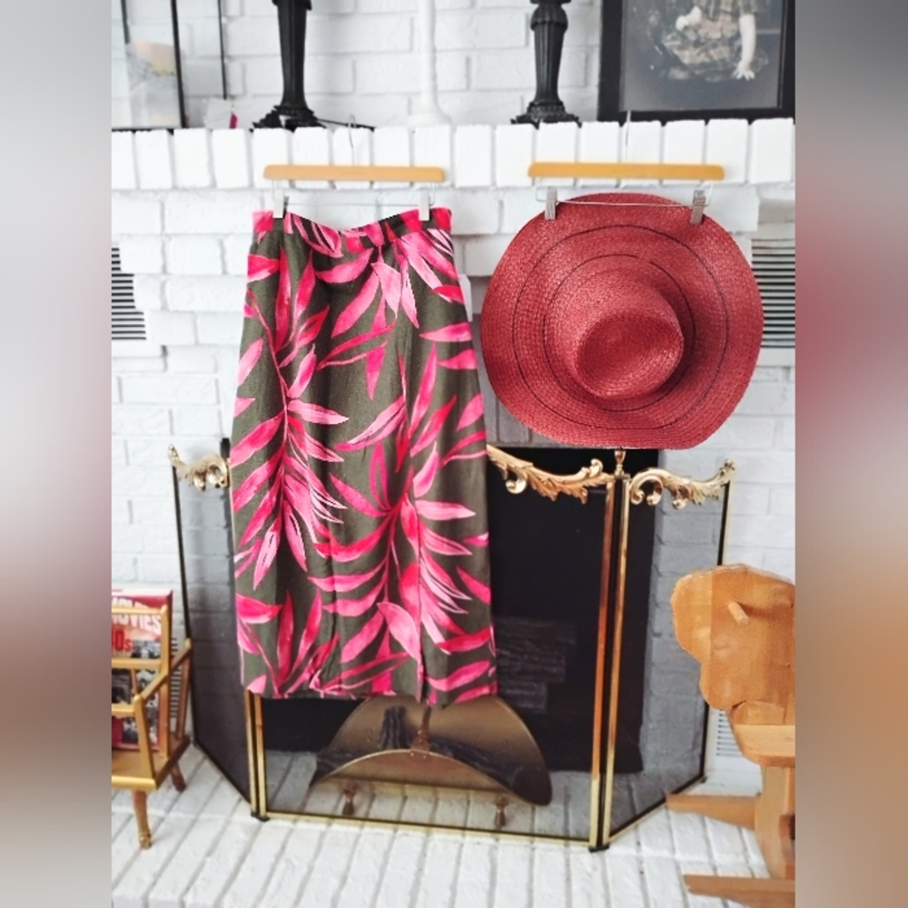 FREE Gift 🎁 NWT! Midi Skirt with Tropical Print/ Beach Hat